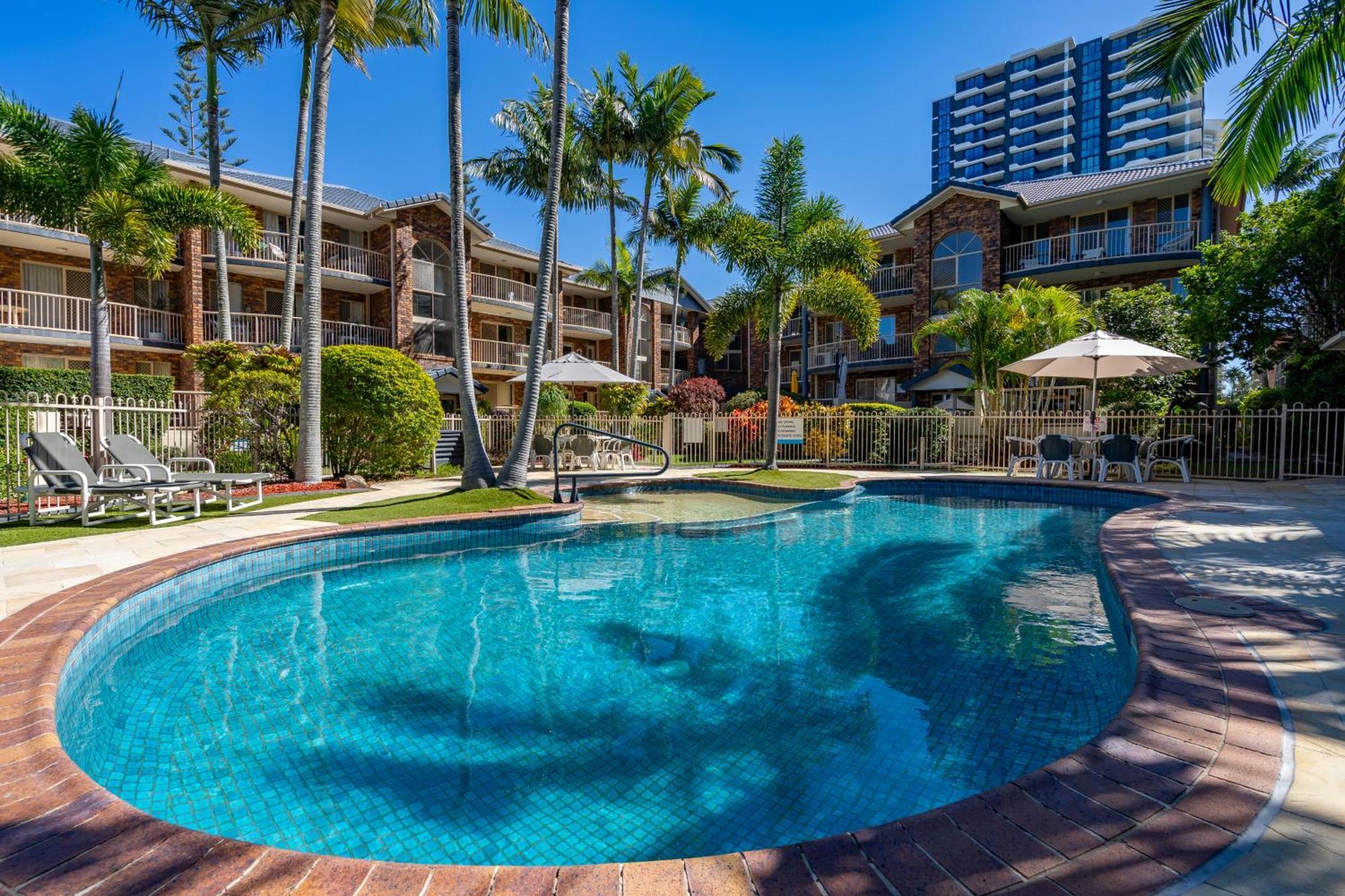 Oceanside Cove Aparthotel Gold Coast Exterior photo